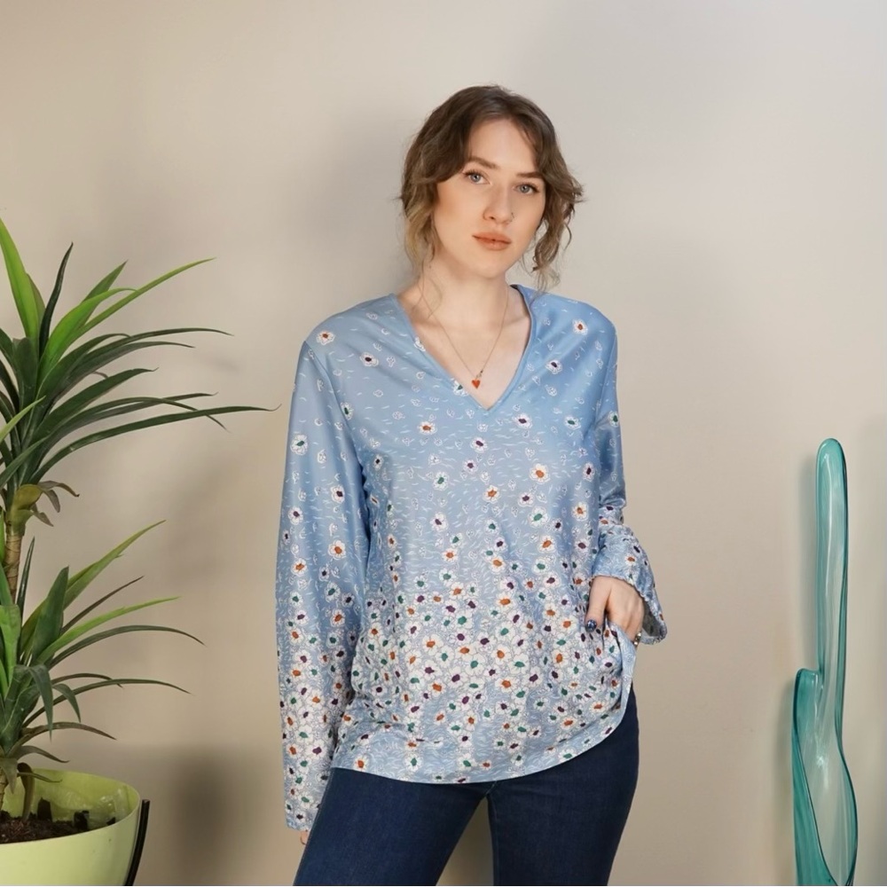 Vintage 70s baby blue polyester floral long sleeve blouse top v neck 20